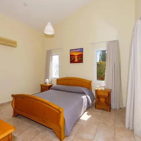 Kefalonitis By Plus بييا